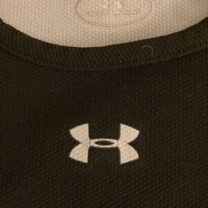Under Armour Women’s Black Long Sleeve Tee Shirt. Size Small.
